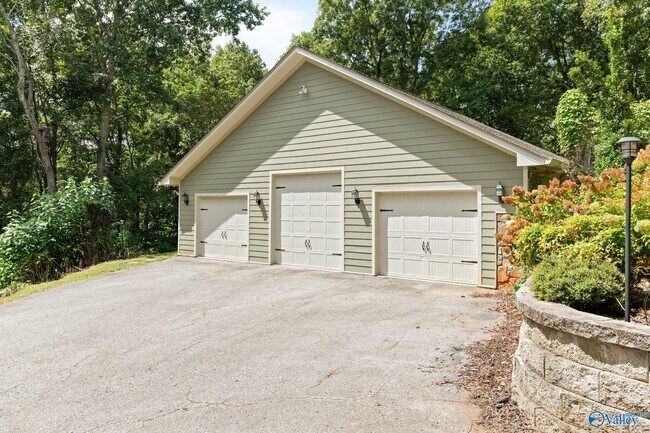 Building Photo - 214 Clark Mountain Rd