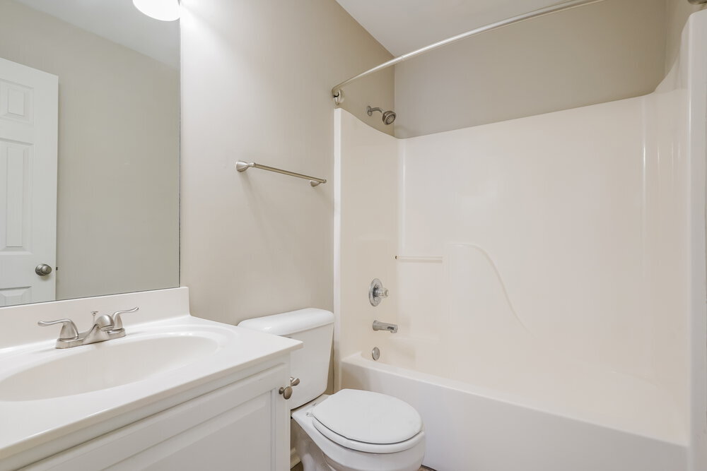 Building Photo - 268 Iris Dr