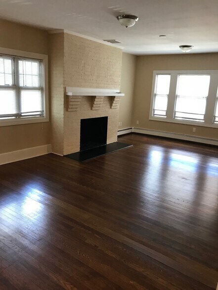 Building Photo - 310 Allston St