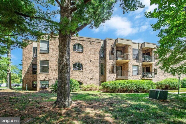 Building Photo - 15 Silverwood Cir
