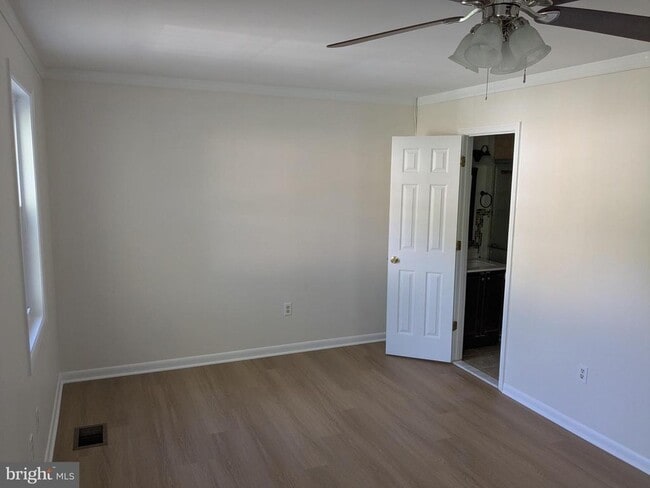 Building Photo - 44 Orchard Dr
