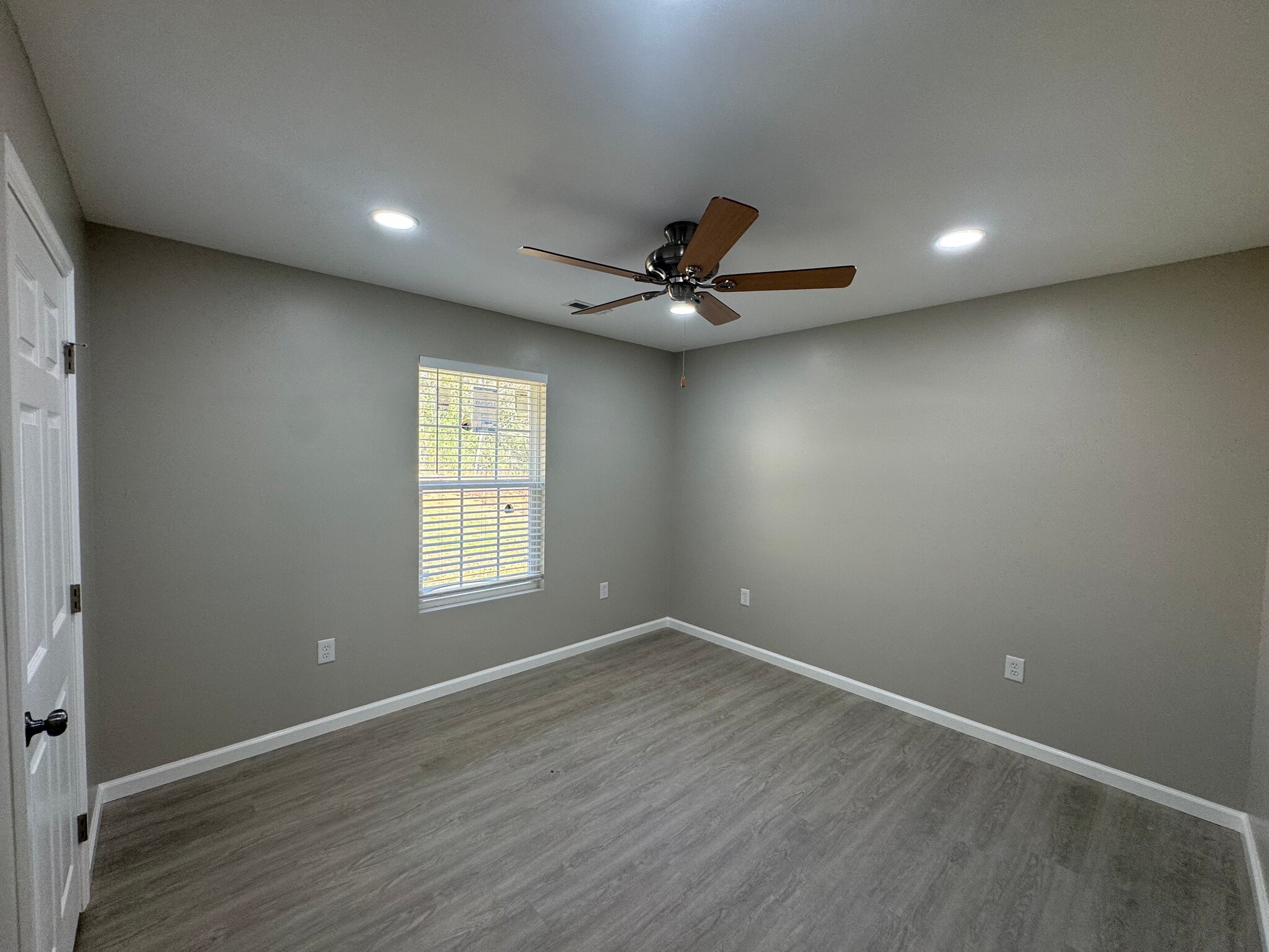 Building Photo - 350 Silver Run Rd