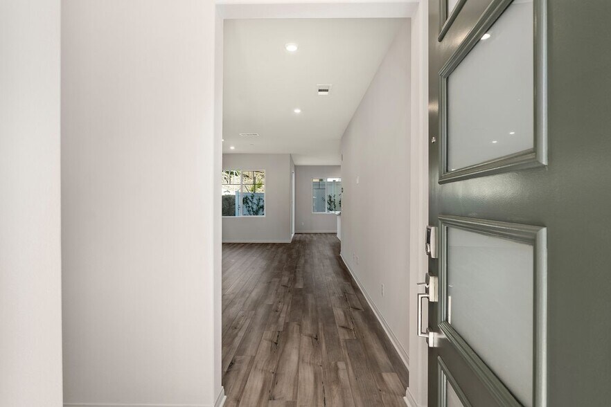 Building Photo - 1523 Wingwood Ln