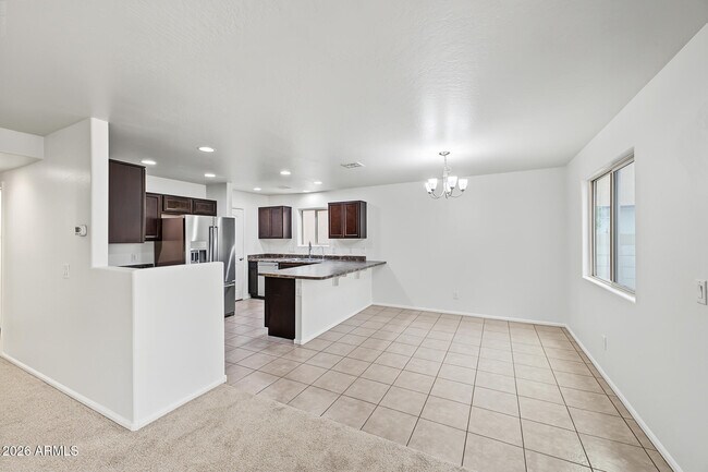 Building Photo - 6135 E Paradise Ln