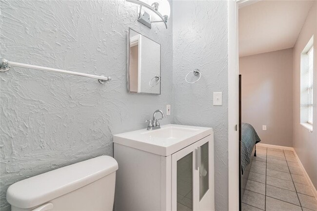 Building Photo - 3611 Anderson Ave