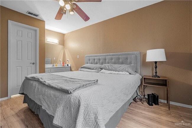 Building Photo - 1804 Oasis Dr
