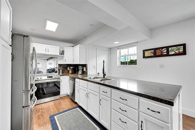 Building Photo - 1201 NW 112th Ave