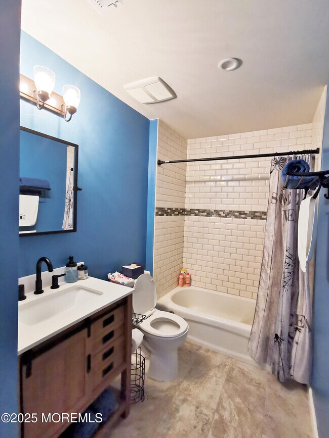 Building Photo - 1015 Wedgewood Cir