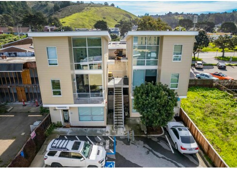 Building Photo - The Gem of Pacifica