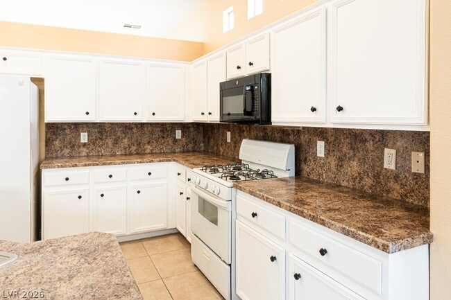 Building Photo - 9205 Guggenheim Ct