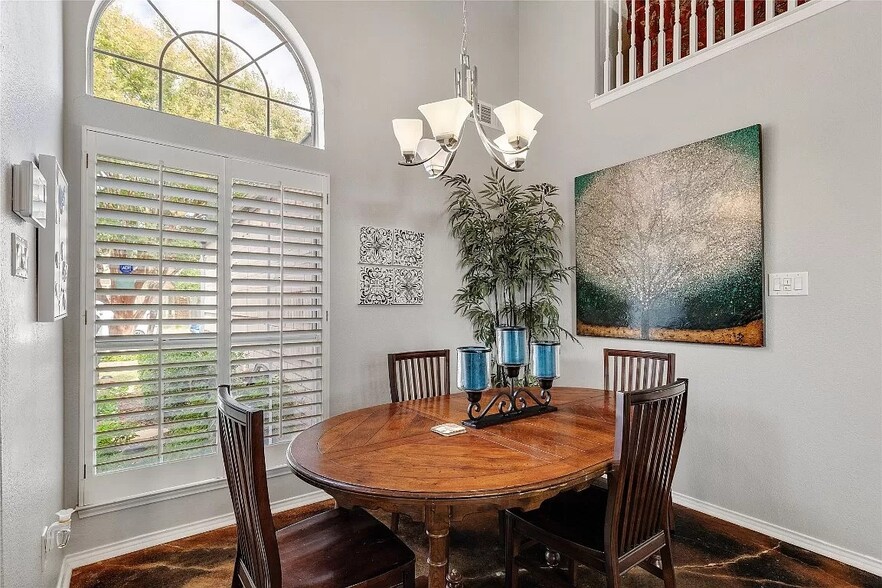 Dining - 2956 S Bend Dr