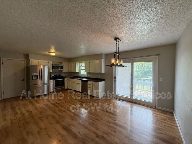 Building Photo - 6124 S Farm Rd 131