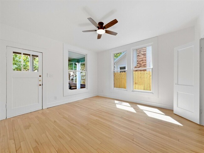 Building Photo - 4014 Avenue D