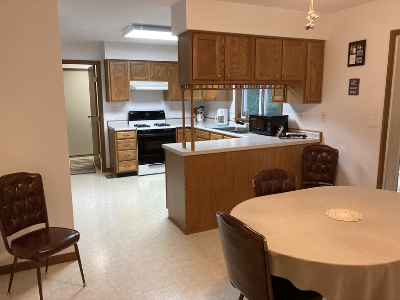 Building Photo - 6125 Green Branch Rd