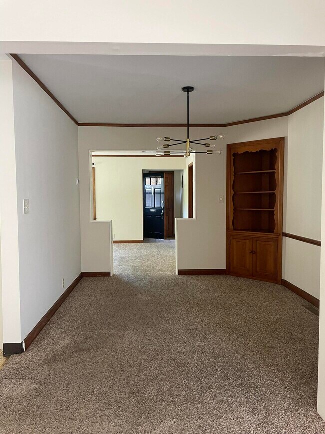 Building Photo - 5100 N Idlewild Ave