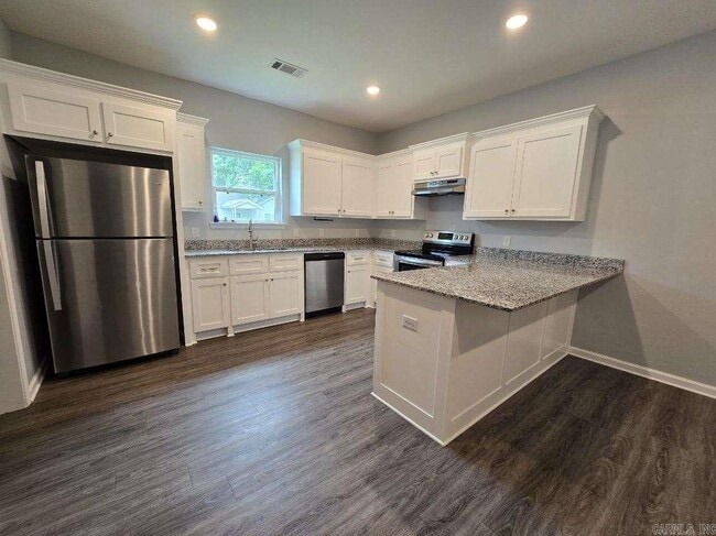 Building Photo - 802 Schley
