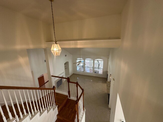 Building Photo - 12360 Hart Crest