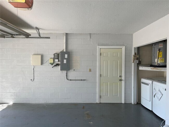 Building Photo - 2780 Merlin Way