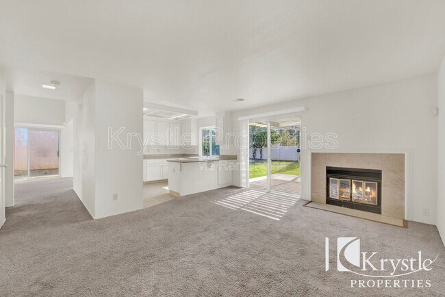 Building Photo - 267 Quartz Ln