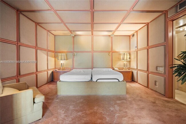 Building Photo - 11111 Biscayne Blvd