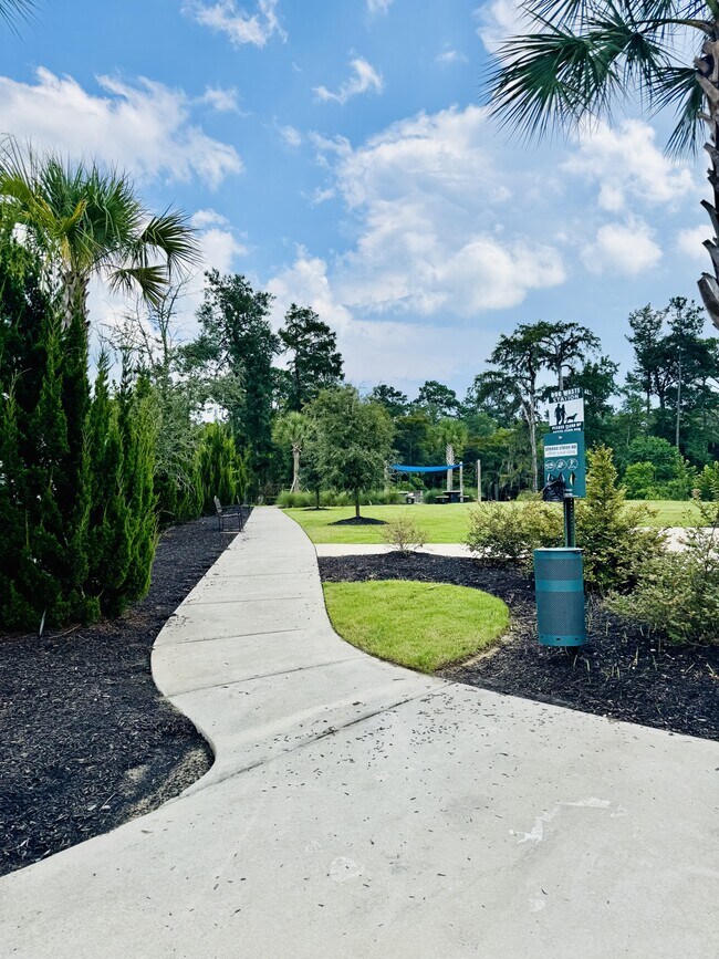 Building Photo - 464 Honeyhill Lp