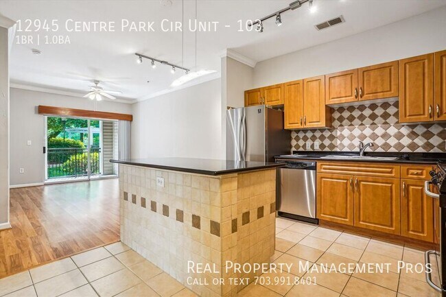 Building Photo - 12945 Centre Park Cir