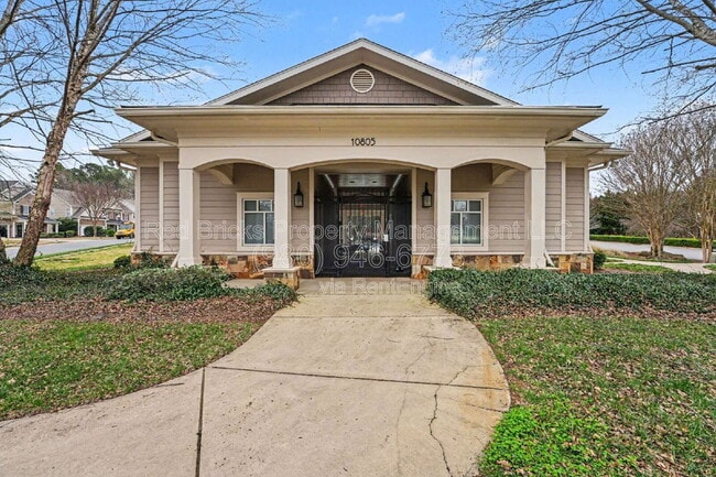 Building Photo - 1349 Middlecrest Dr NW