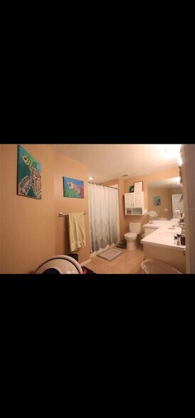 Building Photo - 5302 Bay Club Cir