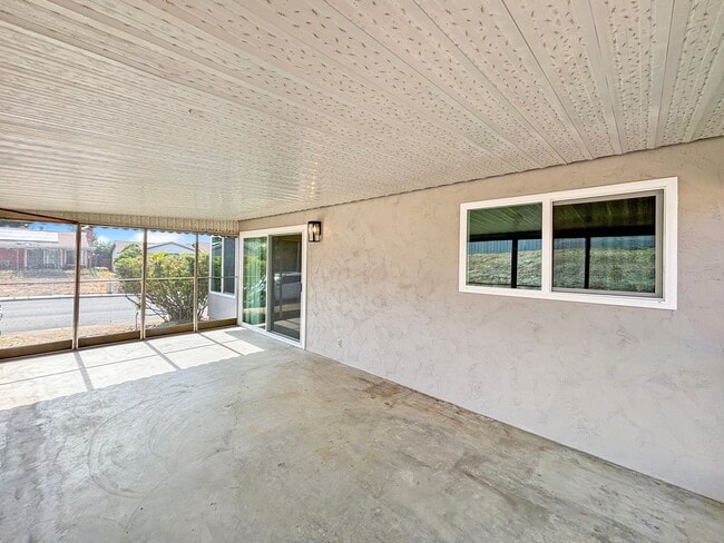 Building Photo - Charming 3BD/2BA House in Santee W/ W/D, M...