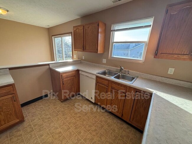 Building Photo - 3821 Cavanaugh Rd