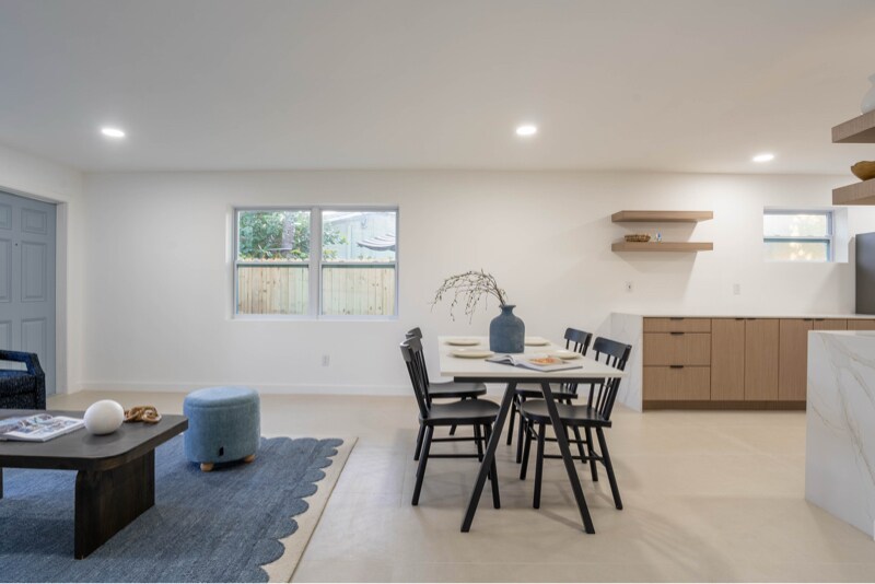 Building Photo - 770 NE 34th Ct