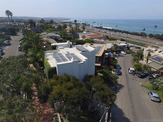 Building Photo - 1618 Haydn Dr