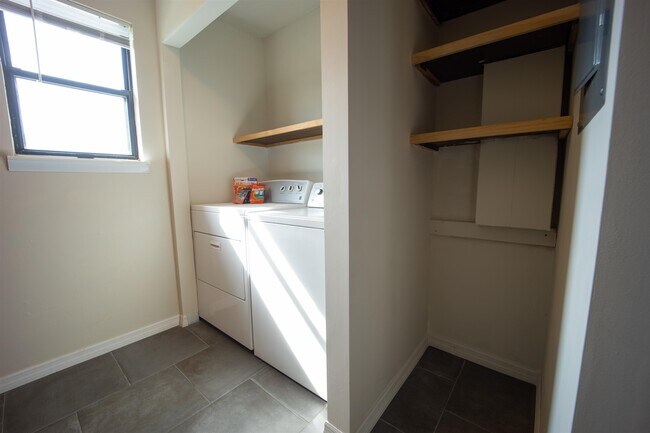 Building Photo - 6498 Brevard St