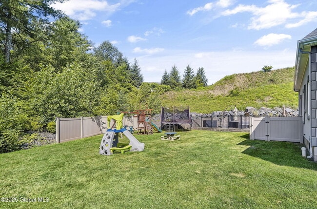 Building Photo - 20 Heather Ridge Rd