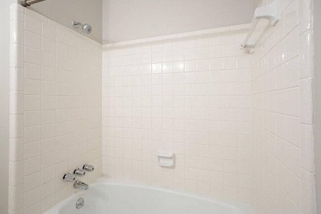 Building Photo - 1524 Brompton Ct