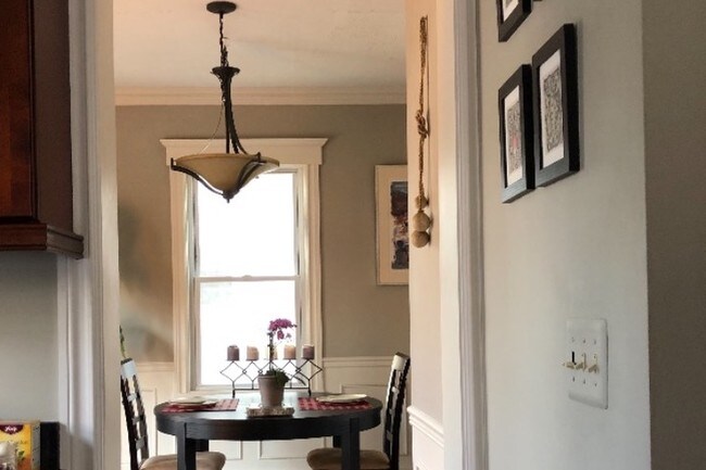 Building Photo - 671 Wordsworth St