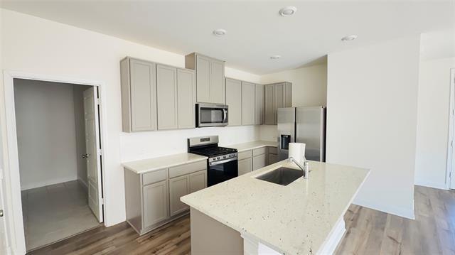 Building Photo - 2512 Wheeler Ave