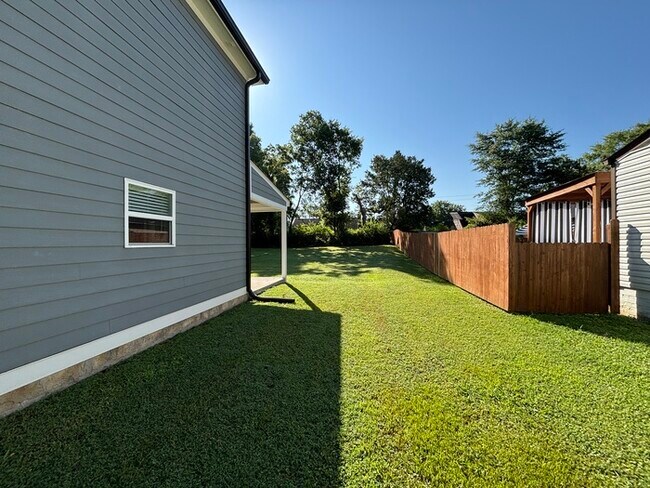 Building Photo - 510 Marlboro Ave