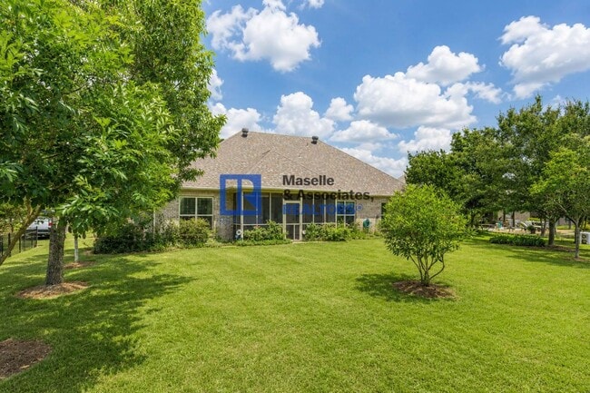 Building Photo - 3 Bed / 2 Bath Home on the Water in Ashbrooke