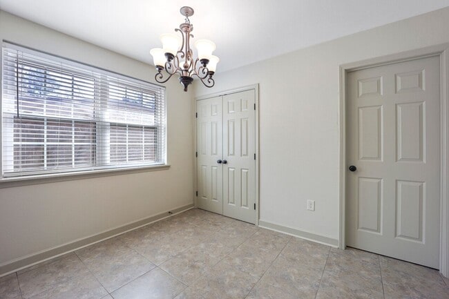 Building Photo - 8900 Shadow Bluff Ave