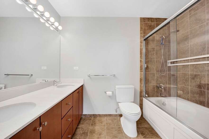 Building Photo - 630 N Franklin St