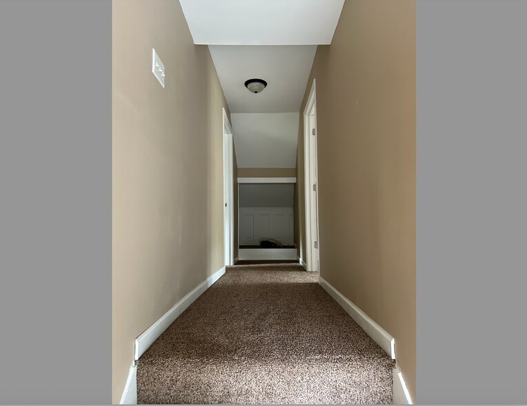 3rd Floor Hallway - 652 N Bever St