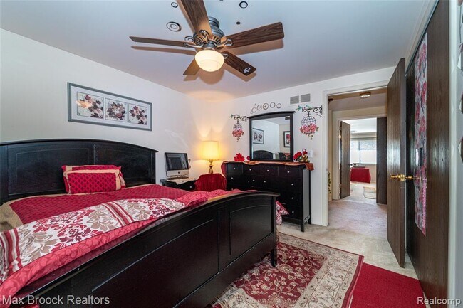 Building Photo - 862 Yorktown Ct