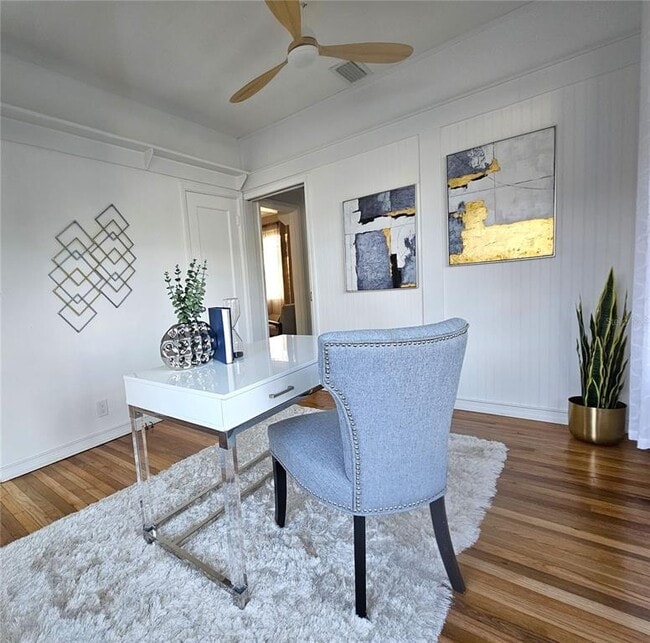 Building Photo - 205 25th Ave NE