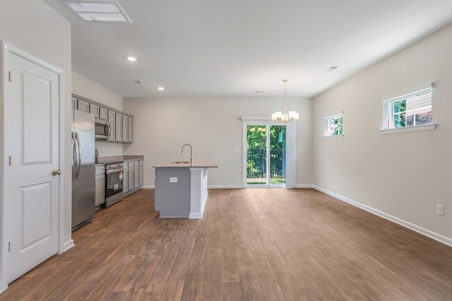 Building Photo - 3BR Townhome, Brand New - Simpsonville