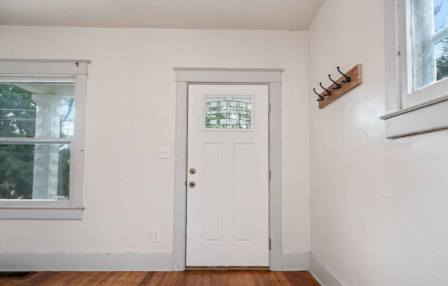 Building Photo - 127 N Charlton St