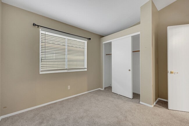 Building Photo - Single Story with a pool