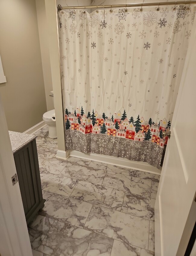 Building Photo - 2150 Windsor Ave