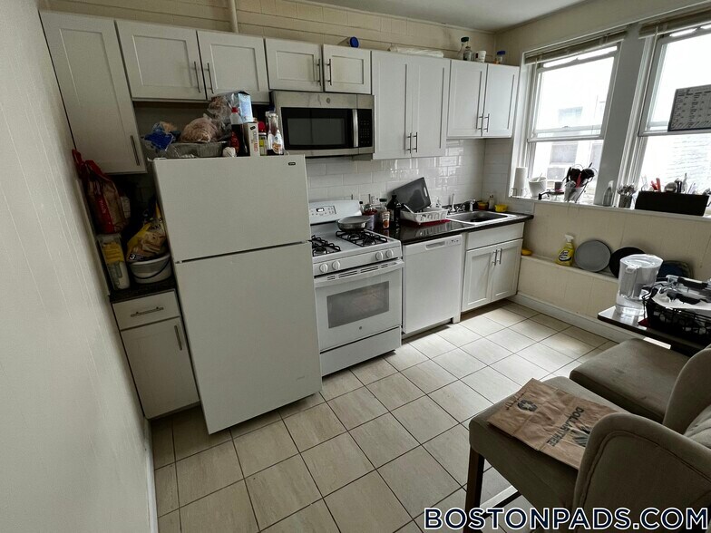 Primary Photo - 520 Cambridge St