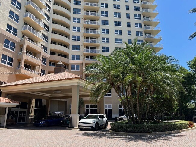 Building Photo - 19501 W Country Club Dr